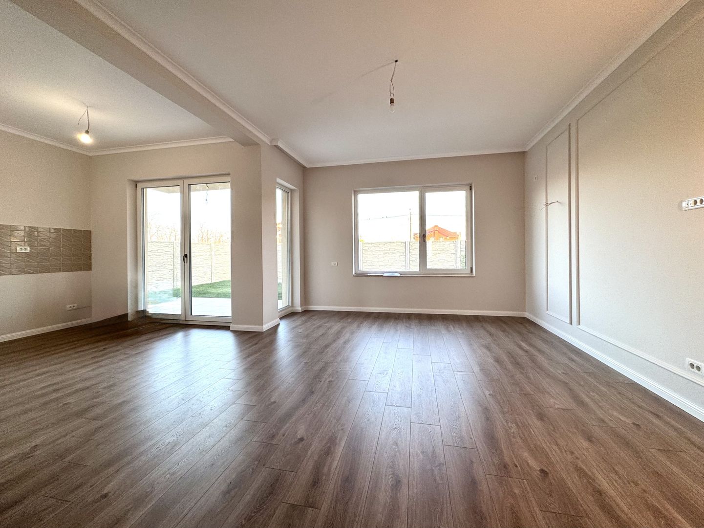 Duplex modern cu grădină, la intrare în Moșnița Nouă - Poză 5