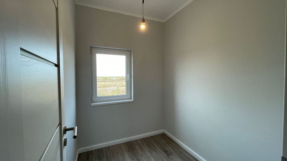 Duplex-4 camere-pozitie excelenta-la asfalt-Remetea Mare - Poză 7