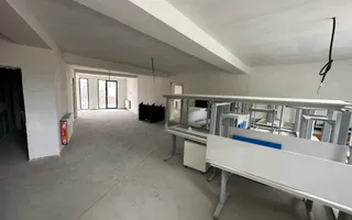 Cladire de birouri  Central pretabil activități medicale - Poză 23