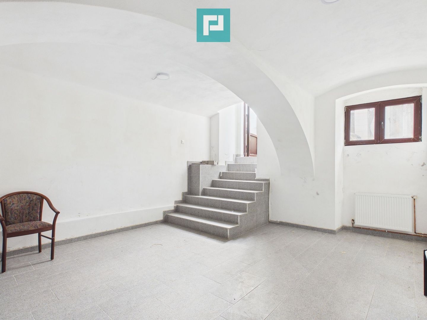 Apartament trei camere strada Cozia - Poză 1