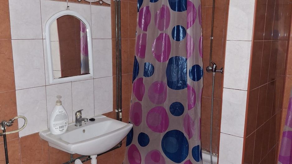 Casa cu 15 camere de vanzare in Bazna, Sibiu ( azil, pensiune) - Poză 14