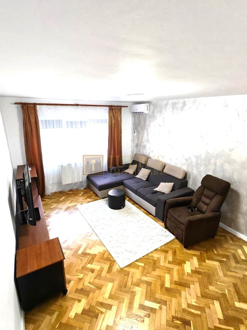 Apartament cu 3 camere in zona Lunei - Poză 2