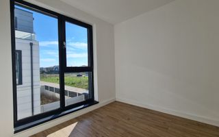 Otopeni str 23 August! Vila 5 camere la calcan pret fara concurenta! - Poză 12