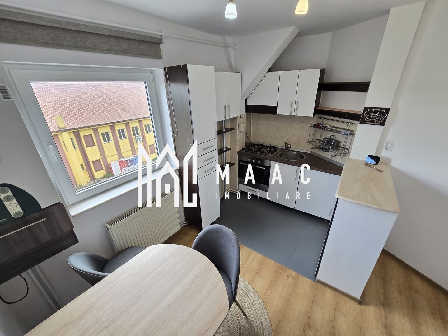 Apartament 3 camere decomandate 2 bai etaj 3 Zona Terezian - Poză 9