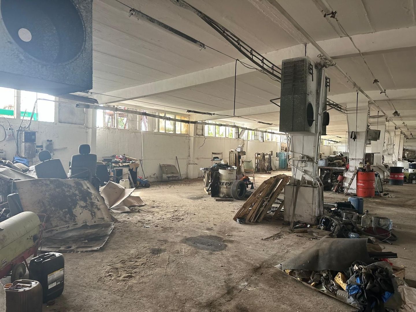 Platformă Industrială cu Cale Ferată si Infrastructură Completă - Poză 35