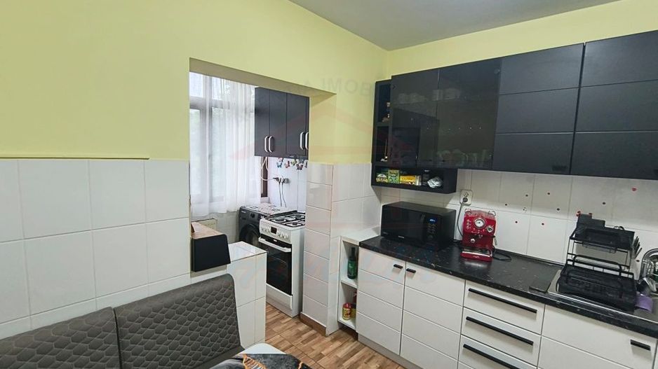 Vanzare apartament 3 camere, Micro 16, 70 mp, 85.000 EURO - Poză 2