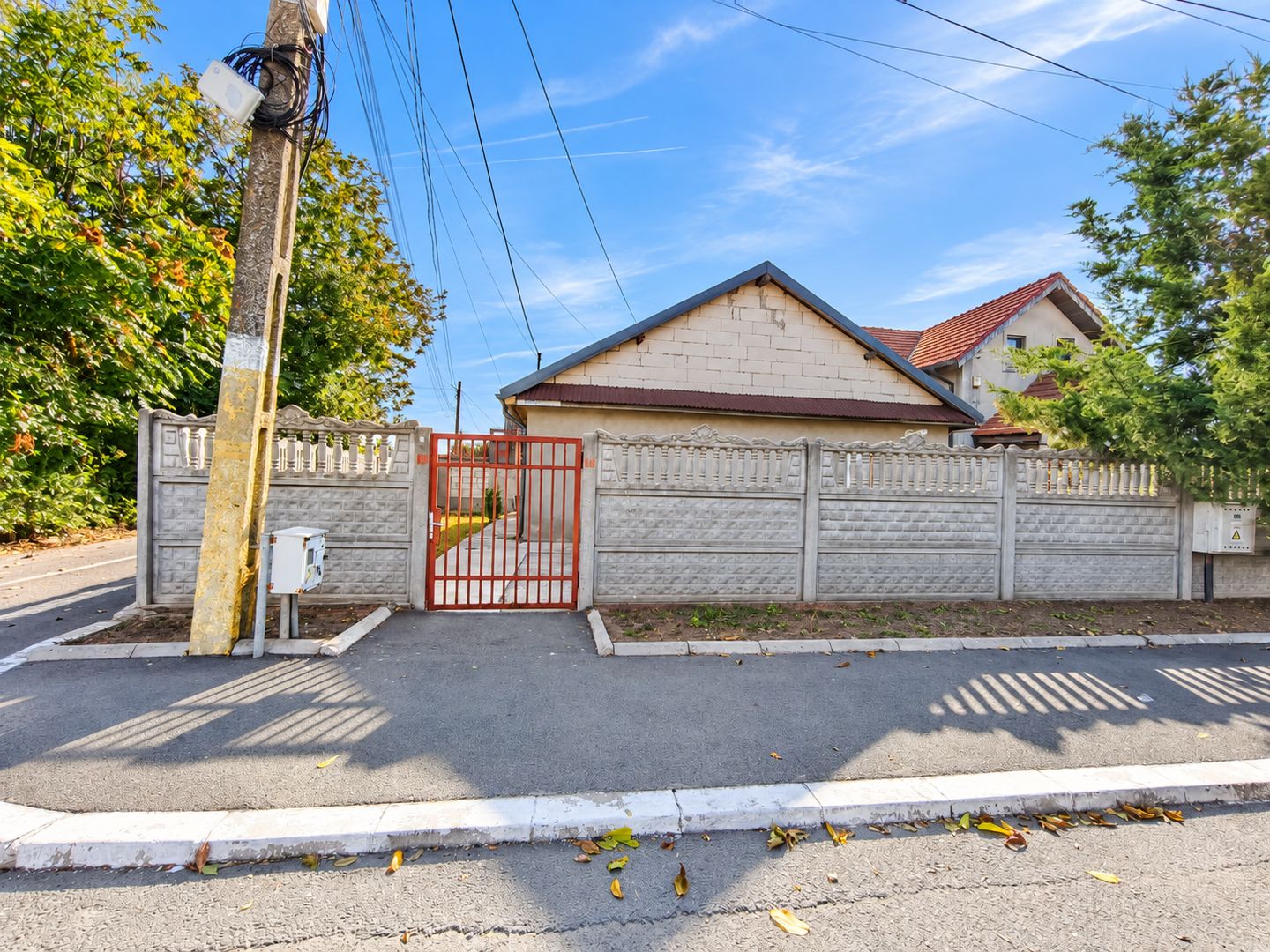 Casa de vanzare | Zona linistita | 3 camere - Poză 1