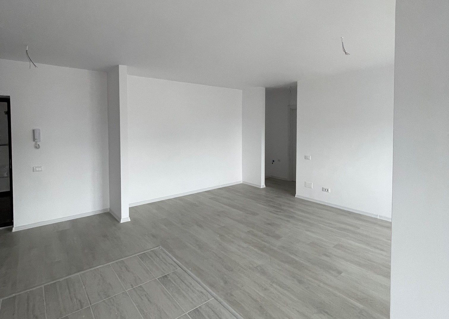 Apartament NOU 3 camere - Loc de parcare si boxa inclusa in pret - Poză 3