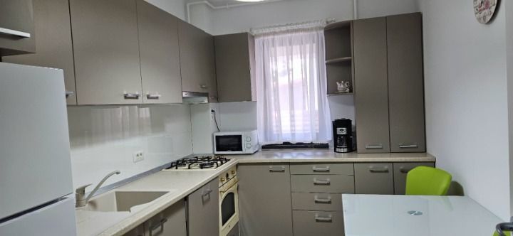 Apartament 2 camere Otopeni central | bucătărie închisă, parcare - Poză 2