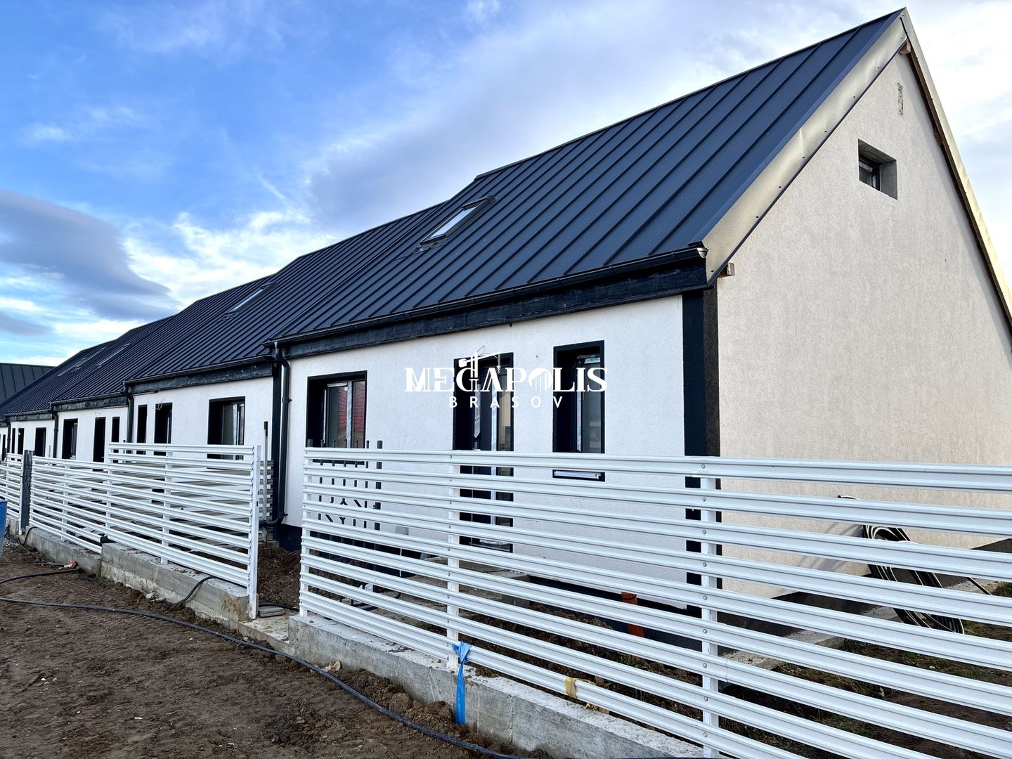 Casă / 2 camere / Codlea / Credit - Poză 2