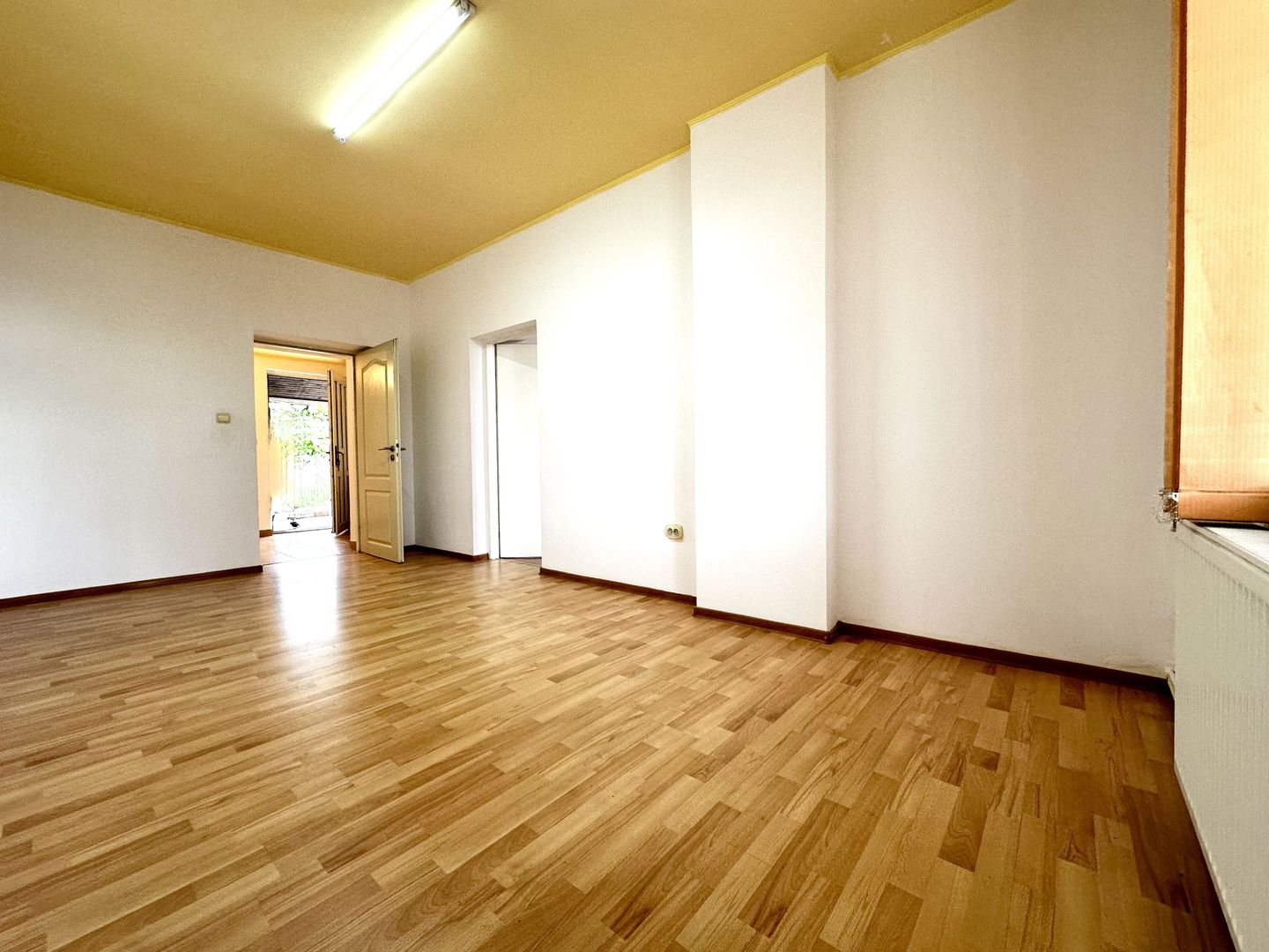 Casa individuală de închiriat - Dumbrăvița Central - Poză 5