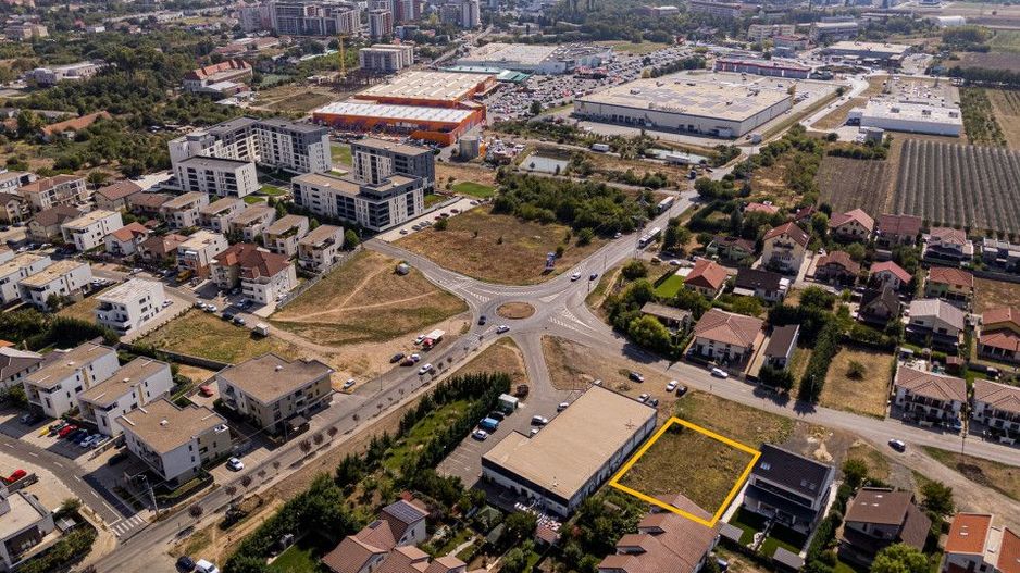 Teren constructie P+2 cu SAD la parter si apartamente la etaj, str Tristan Tzara - Poză 1