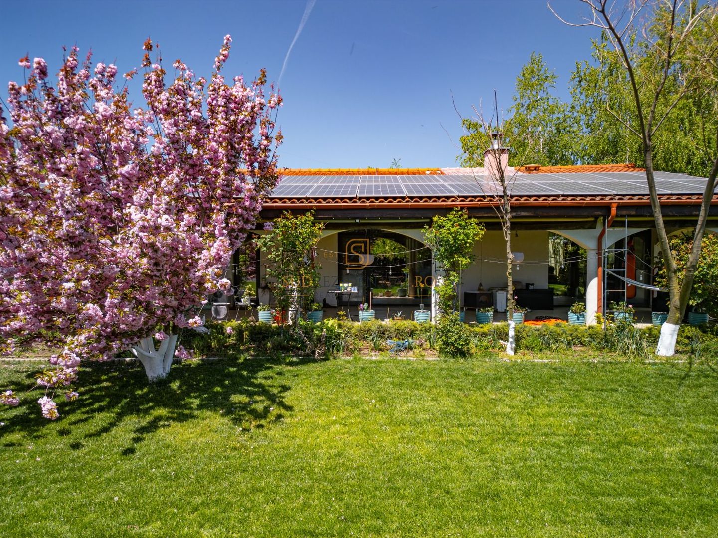 Resedinta spectaculoasa  – Vila exclusivista deschidere directa la lac - Poză 43