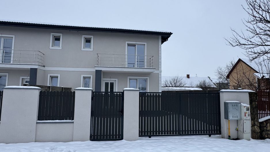 1/2 Duplex Utvin,4 Camere,2 Bai,Toate Utilitatile - Poză 1