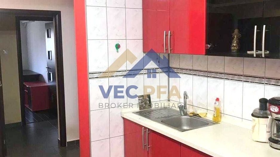 Apartament de 3 camere , Parcare inclusa - Poză 2