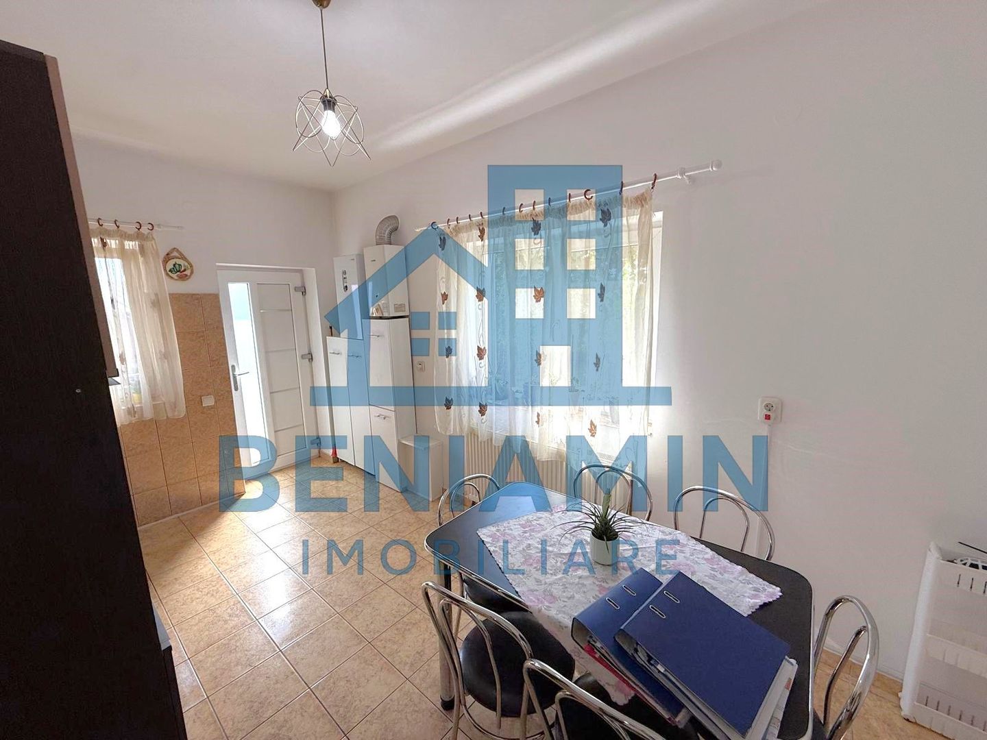 Casa P+1 - 703mp teren - 176mp casa - panouri solare - Consul - Poză 10