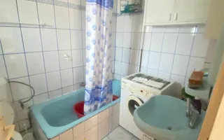 Apart la casa Bogdanestilor  curte  acces cu masina centrala proprie - Poză 17