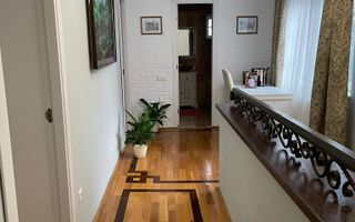 Casa cocheta zona Lupeni - Poză 10