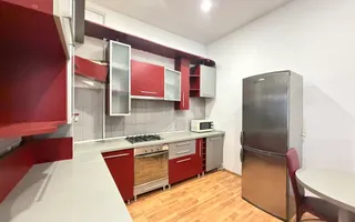 Casa cu 4 camere de inchiriat cu 2 locuri de parcare, zona 7 Strazi - Poză 12