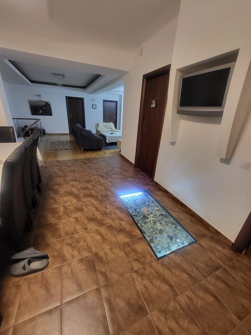 Apartament 5 camere,suprafata mare, curte, bloc 2006 - 4 nivele, Decebal, metrou - Poză 4