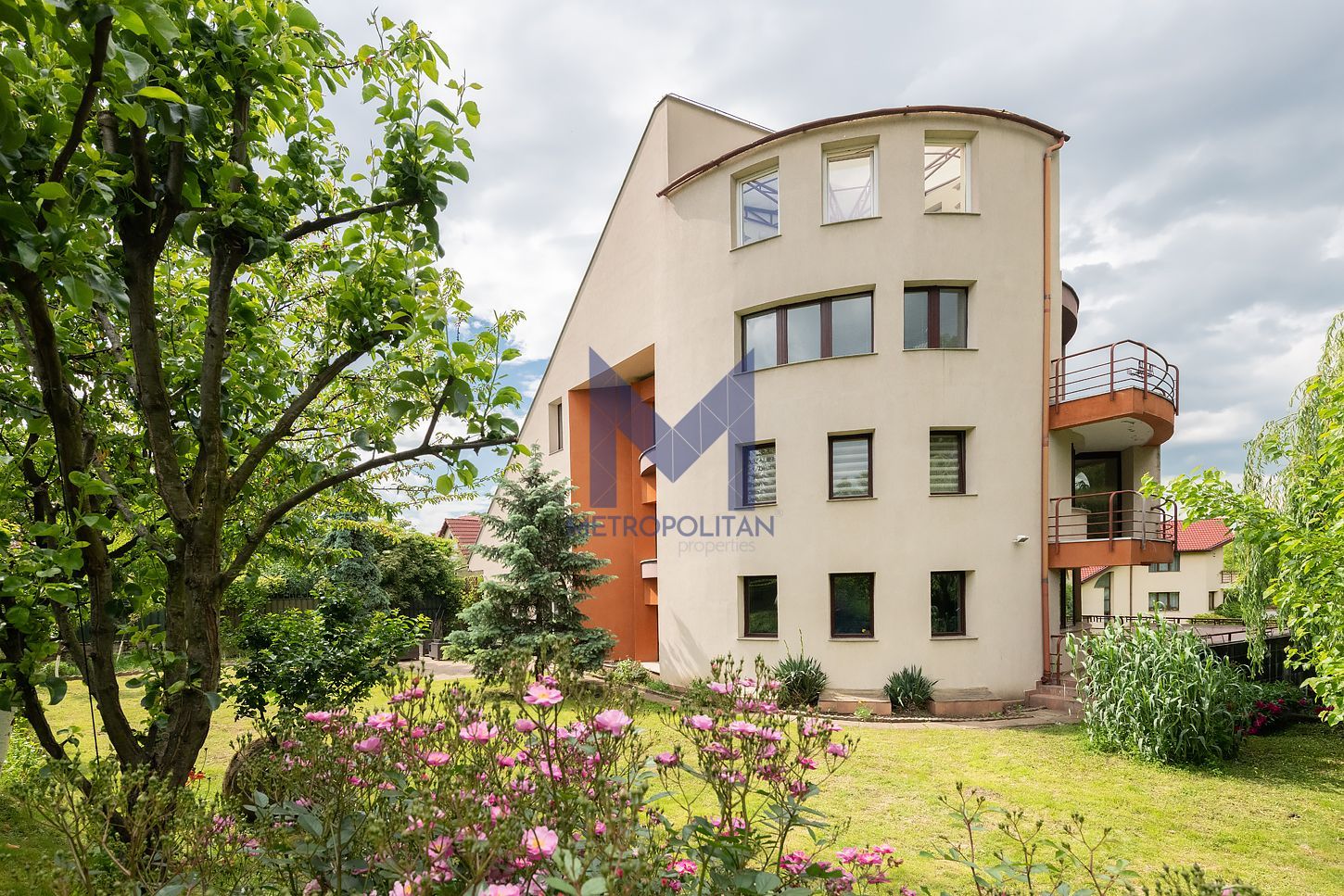 Vilă cu 1.350 mp teren în mijlocul orașului Grădina Botanică - Poză 6