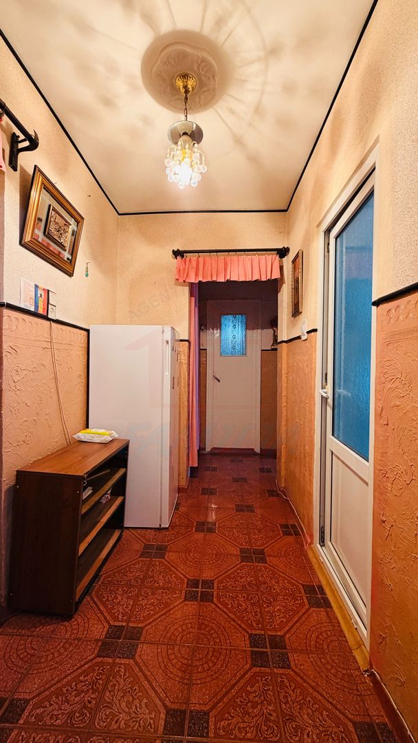 De vanzare 2 camere dec. in Galati, Micro 18, zonă Spitalul Județean - Poză 6