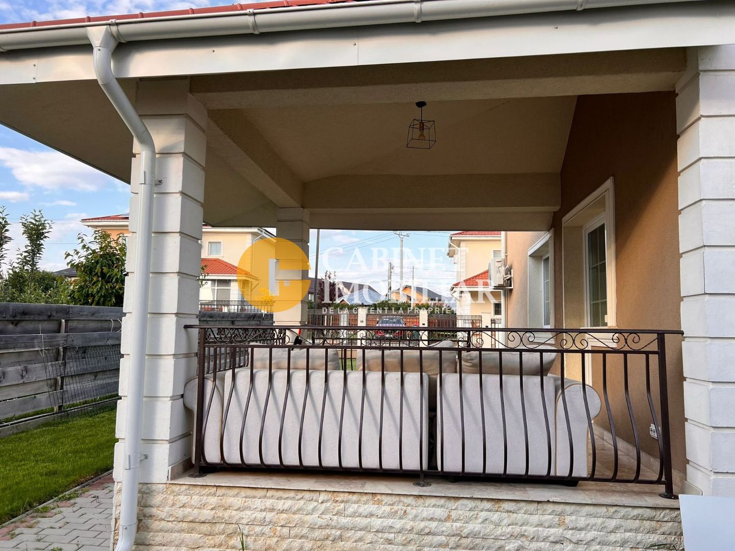 Casa PREMIUM 4 camere 2 bai - Garaj - MOBILATA complet - Poză 3