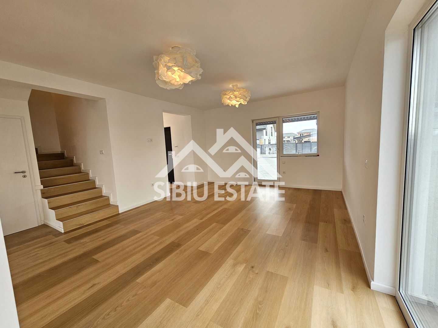 Casa LA CHEIE mutare rapida - Poză 2