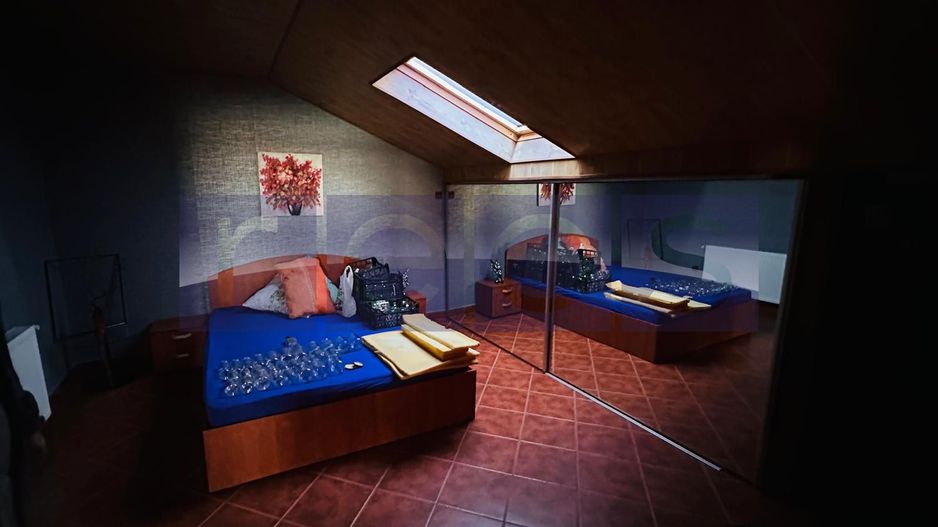 VILA DE VANZARE PE LAC | CREVEDIA | 7 CAMERE - Poză 22