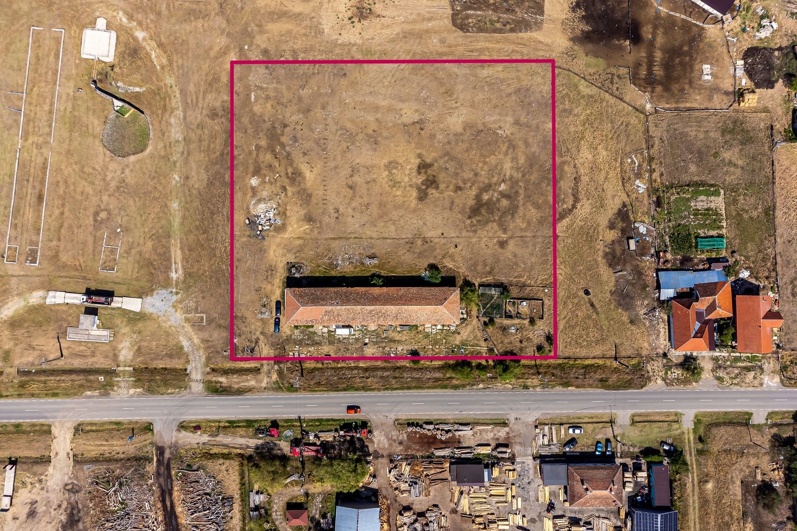 Proprietate ideală pentru atelier sau mică afacere în Zărand! - Poză 4