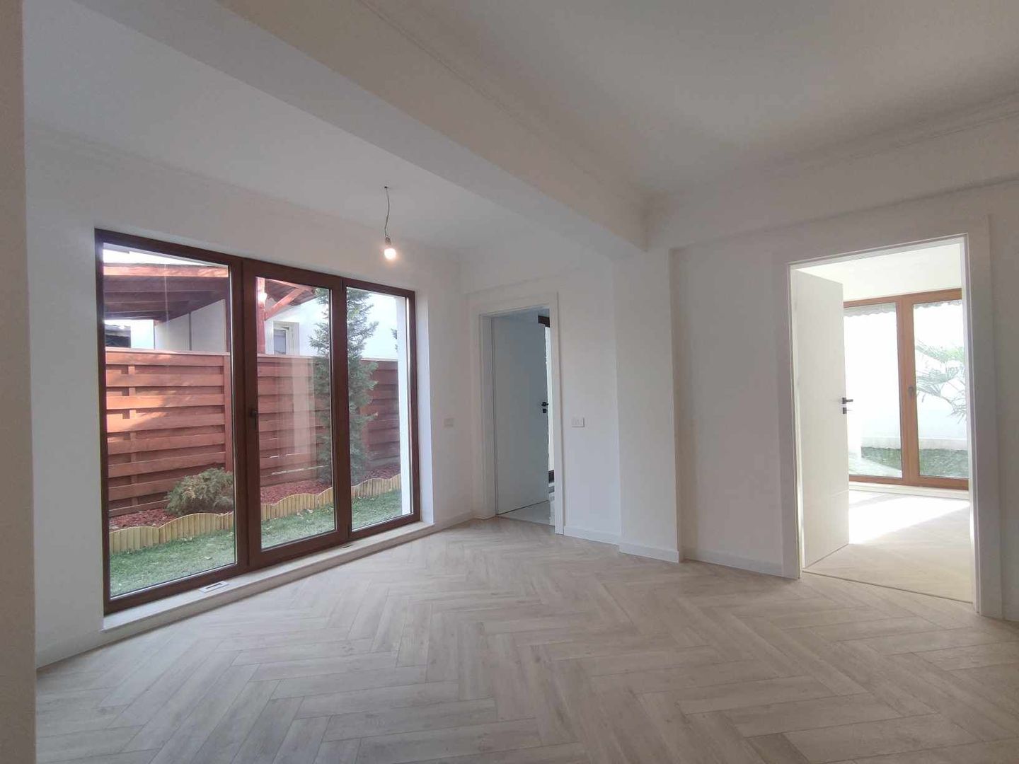 Vanzare apartament 3 camere cu gradina la 5 minute de metrou - Poză 12
