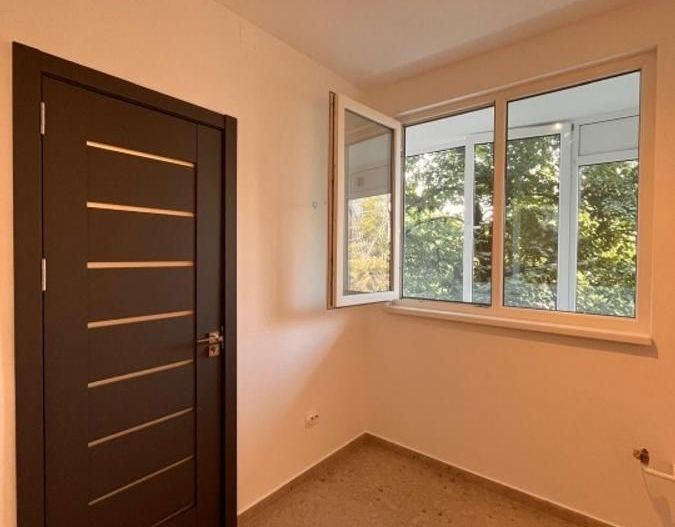 Apartament cu doua camere semidecomandat, piata Domenii - Poză 10