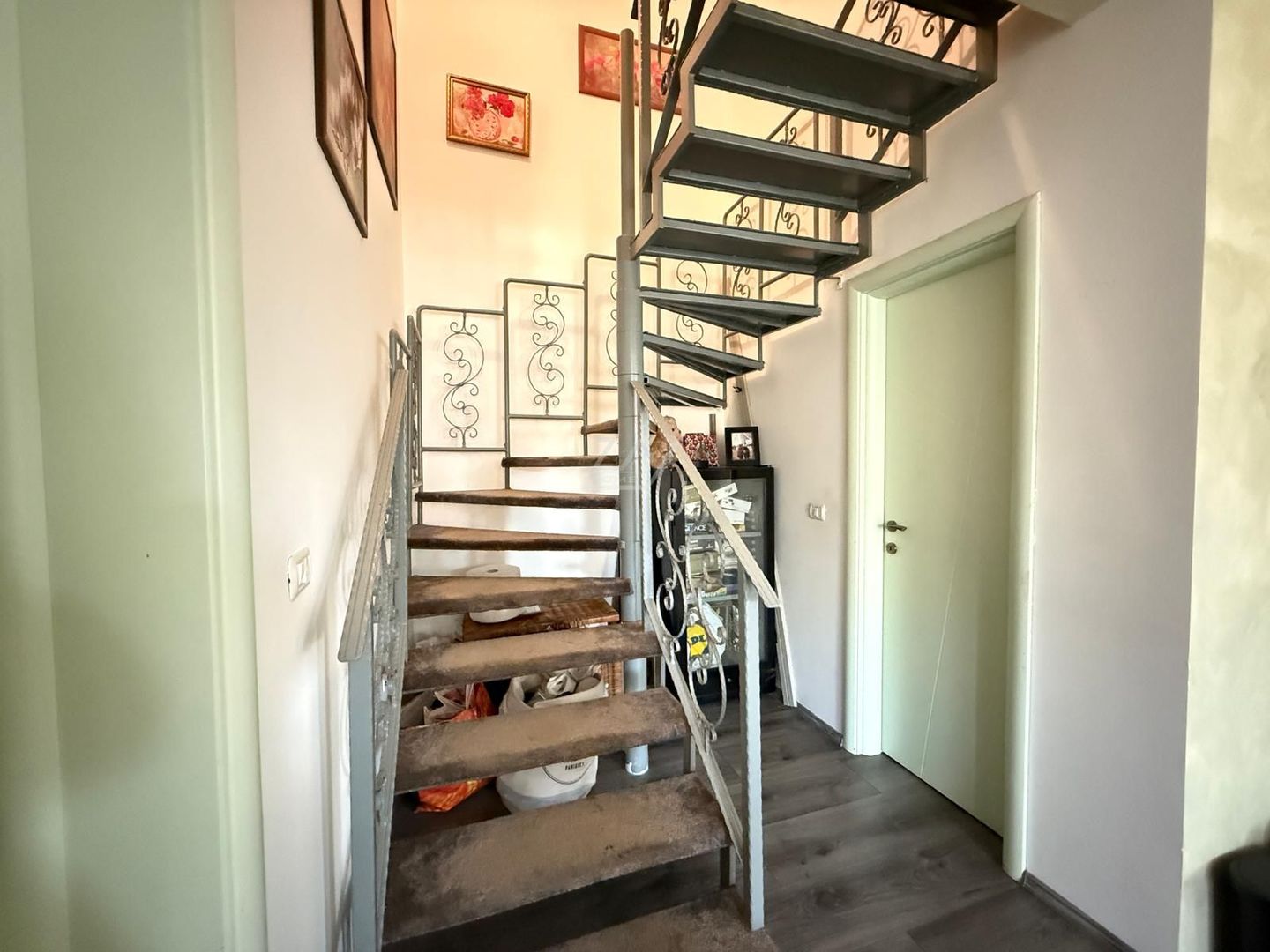 Pozitie excelenta - Unitatea Militara. Casa individuala. 4 dormitoare, 3 bai. - Poză 10