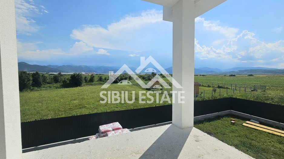 Casa 5 camere, TEREN MARE, pret BUN - Poză 2