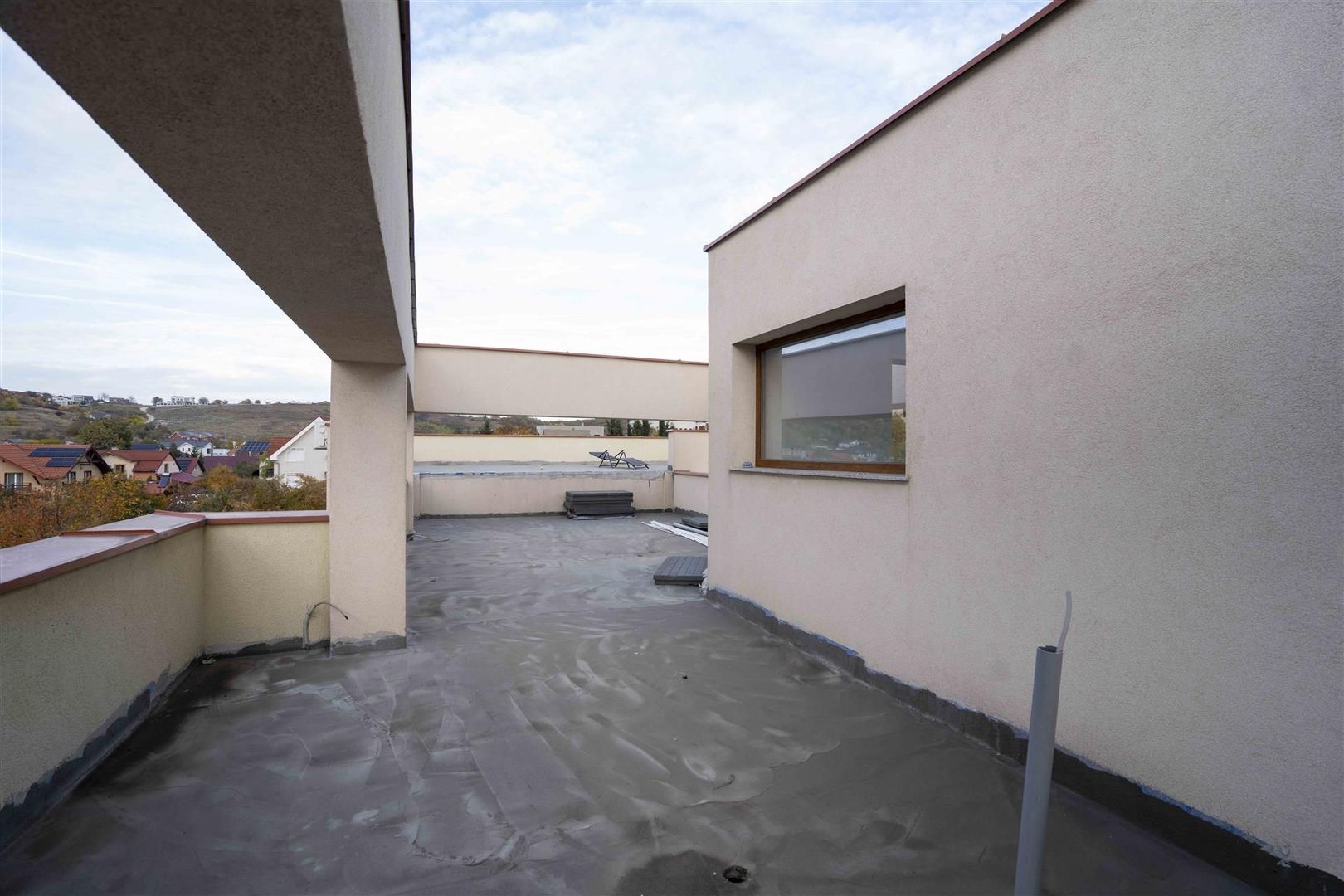 Baza de tenis si constructie moderna - Poză 13