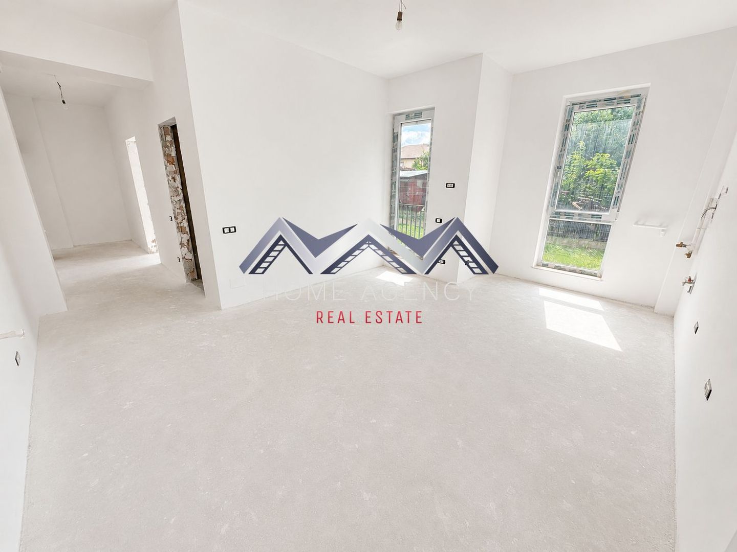 Apartament 2 camere + curte 110 mp Otopeni central - Poză 2