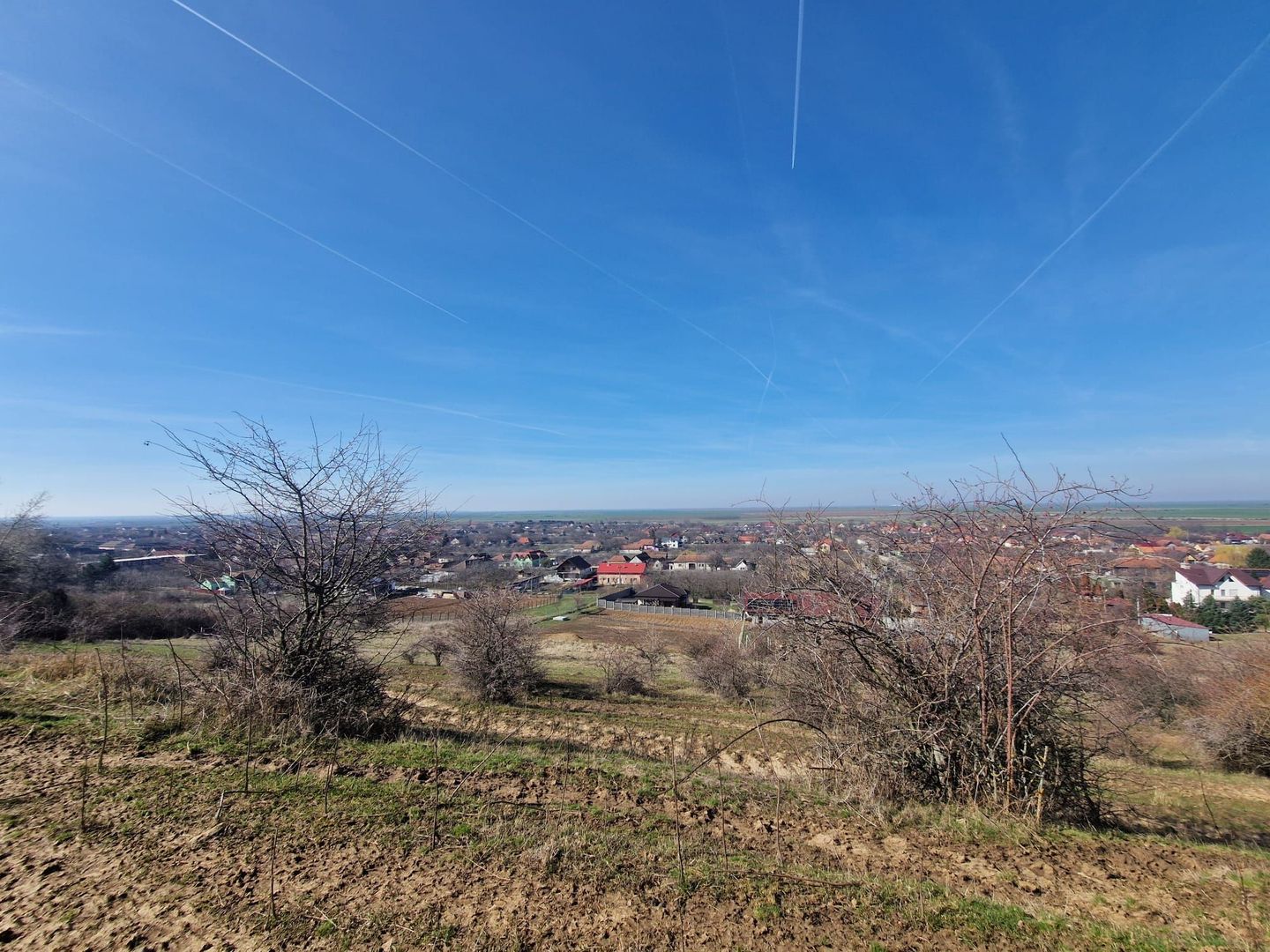 Teren extravilan,  zona si priveliste superba, Cuvin - Poză 2