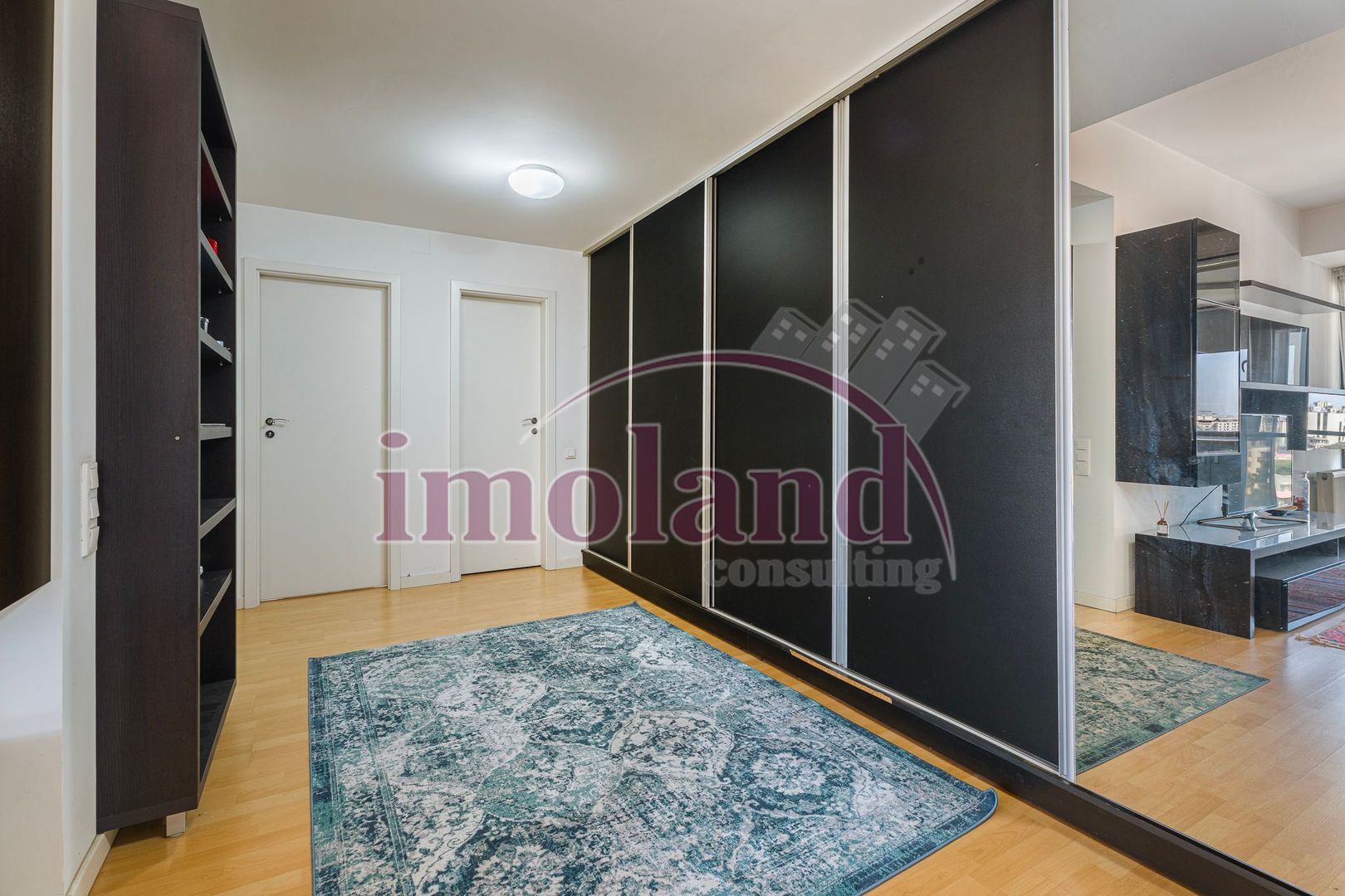 Vanzare - Apartament 3 camere- ULTRACENTRAL - Complex Delea Veche 24 - Poză 18
