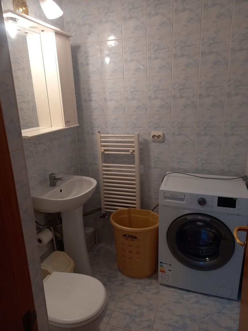 Inchiriere apartament 3 camere Unirii - Poză 11