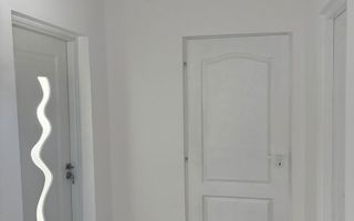 Apartament complet renovat, 3 camere, de vânzare în Carjoaia, comuna Cotnari, județul Iași - Poză 8