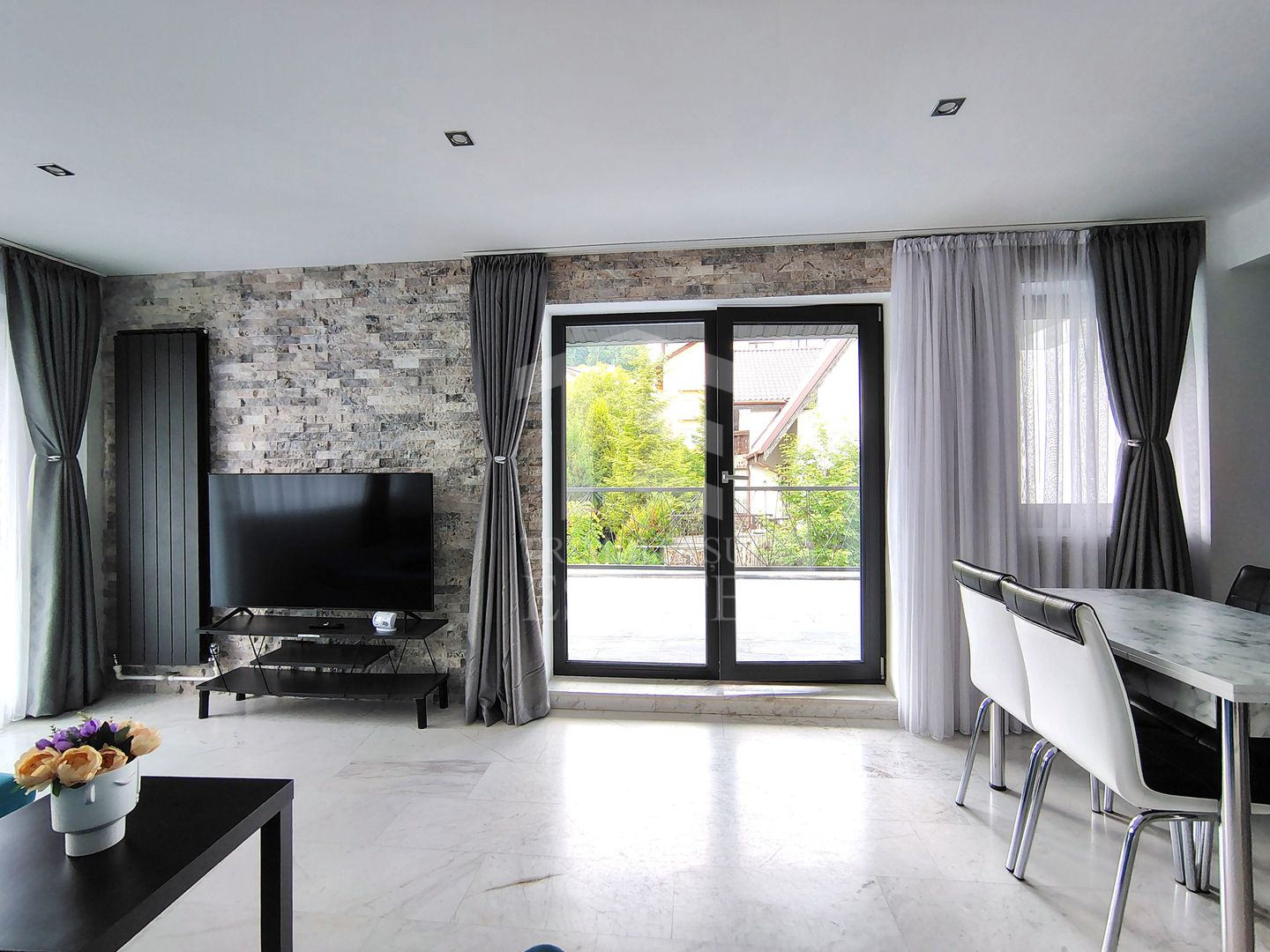 Mobilat utilat integral MODERN | Terasa 36 mp | Predeal - Poză 3