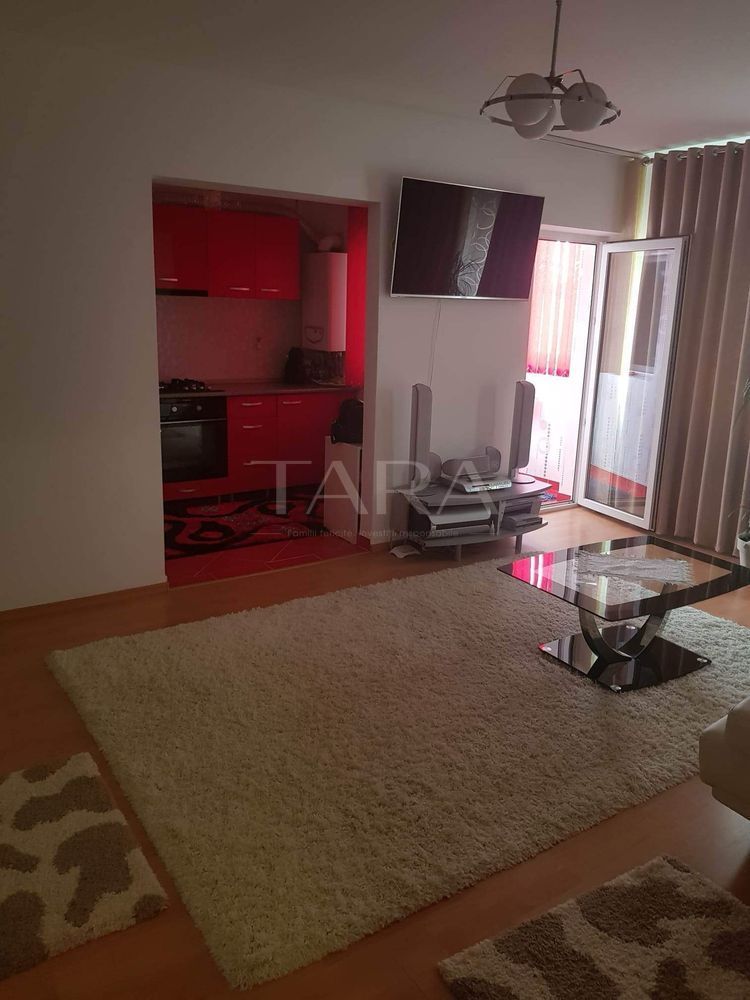 Apartament cu 2 camere si parcare  in zona centrala a localitatii - Poză 3