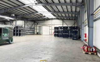 De Inchiriat Hala industria- PREMIUM – 720 mp, Arad | Doc, rampă TIR - Poză 4