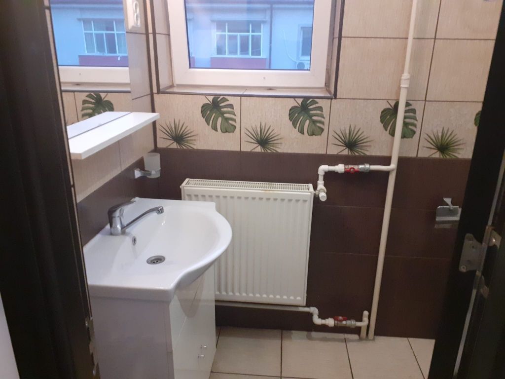 Închiriez apartament cu doua camere - Poză 6