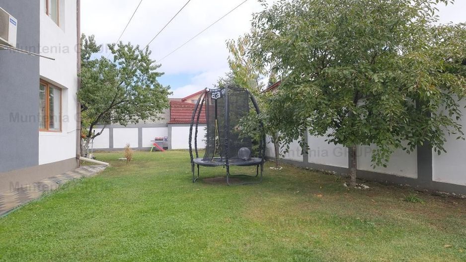DOBROESTI - Str. Doinei, vila P+E+M, 6 camere, 3 bai cu fininsaje LUX - Poză 25