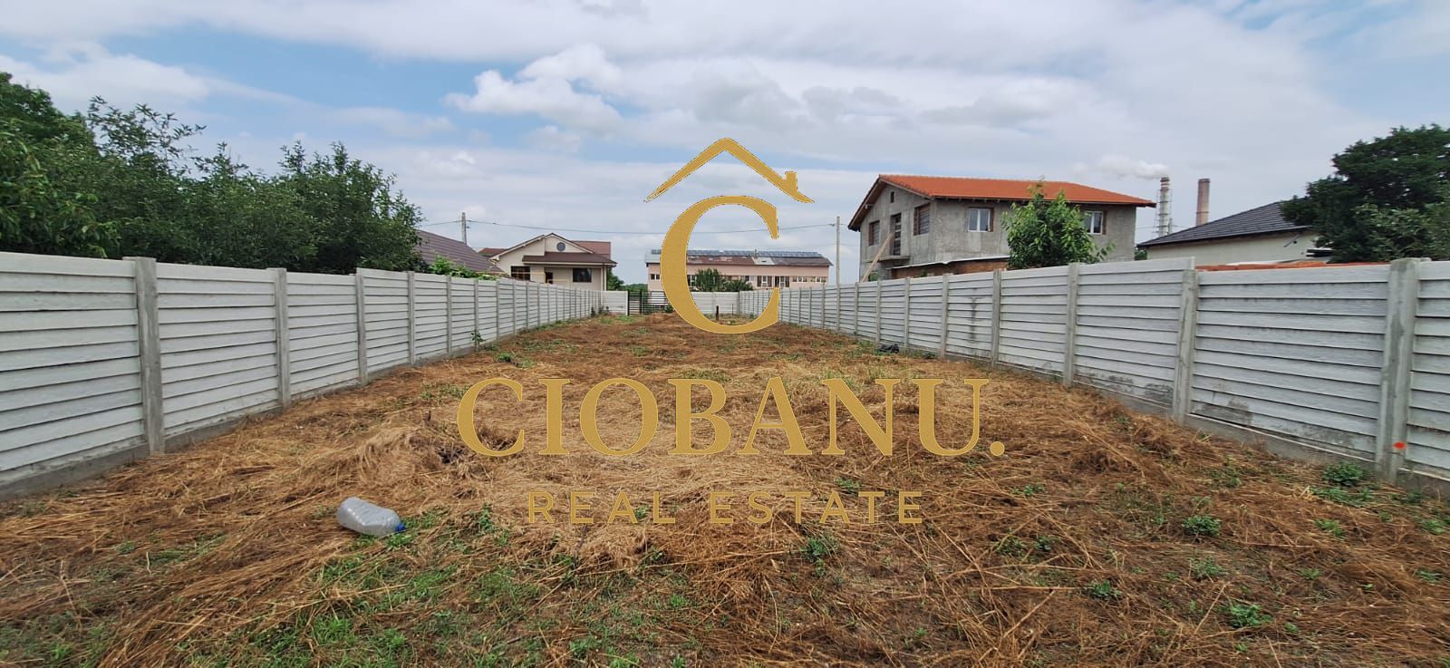 Teren intravilan imprejmuit cu gard de beton de vanzare - Poză 13