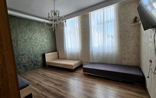 Apartament 2 camere 50 mp utili parter la curte zona Centrul Istoric - Poză 3