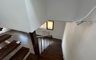 Vila Modernă și Complet Renovată în Otopeni – Oferă Confort și Accesibilitate - Poză 7
