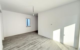 Disponibil imediat. Etaj 1. Bucatarie inchisa. Loc de parcare. Drum asfaltat. - Poză 2