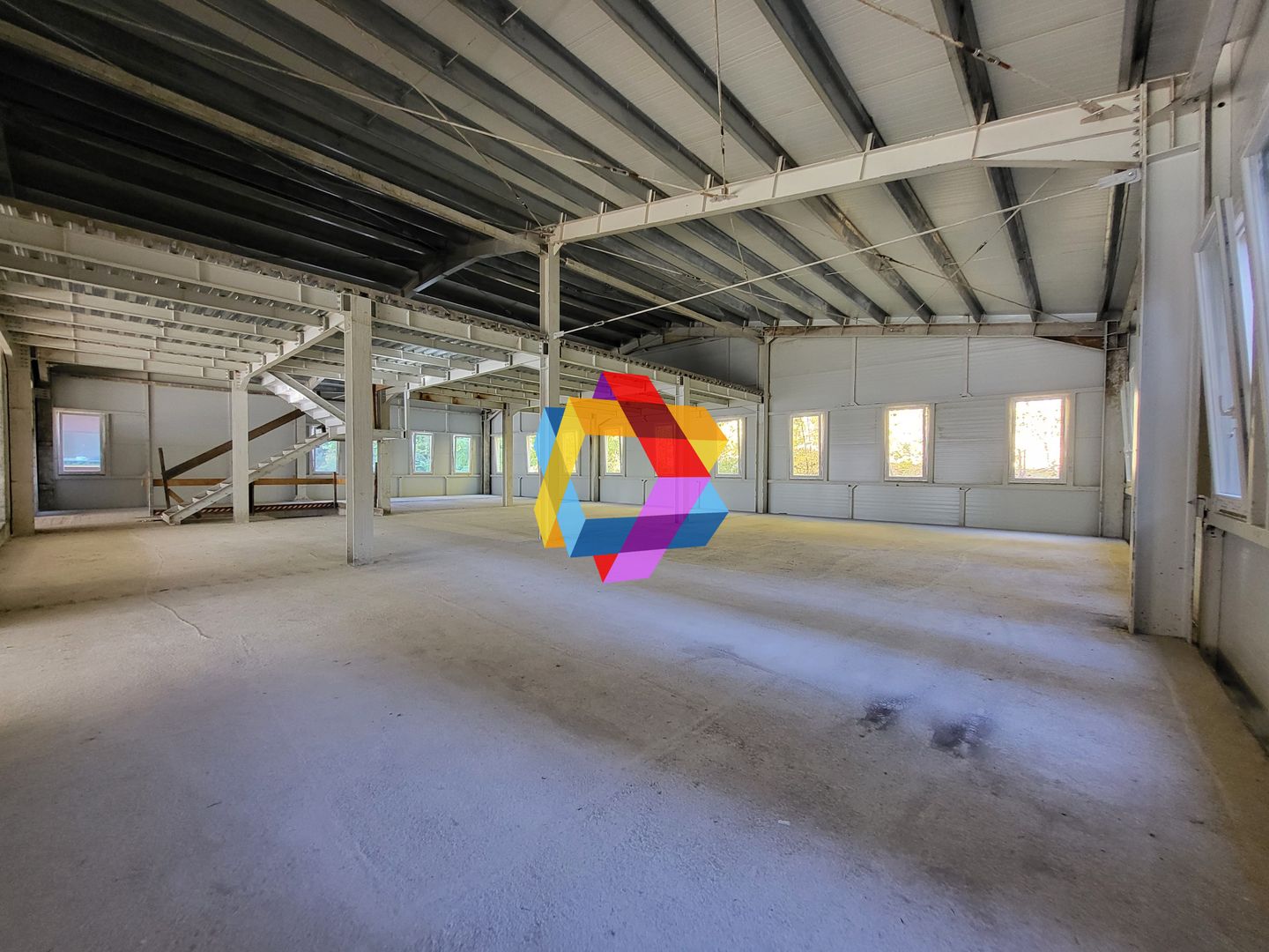 Clădire mixta -3600 mp - Poză 10